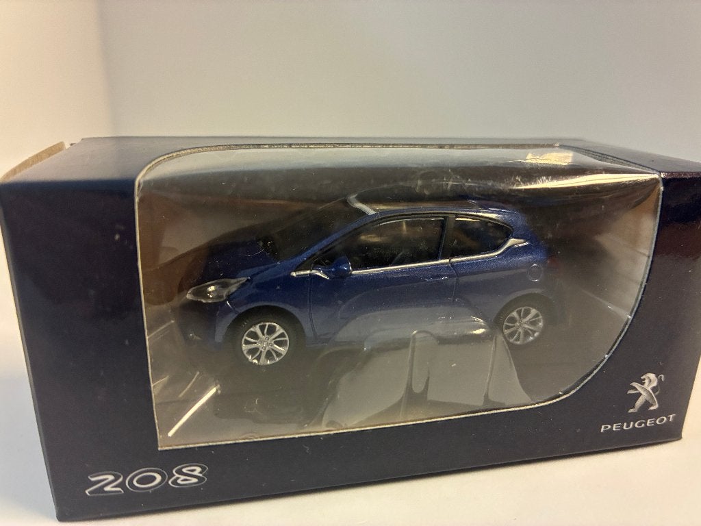 89233: Peugeot 208 - 2011 - Norev, 70-72 avenue de Bohlen 69120 Vaulx-en-Velin, France, Auto, Norev, Nieuw