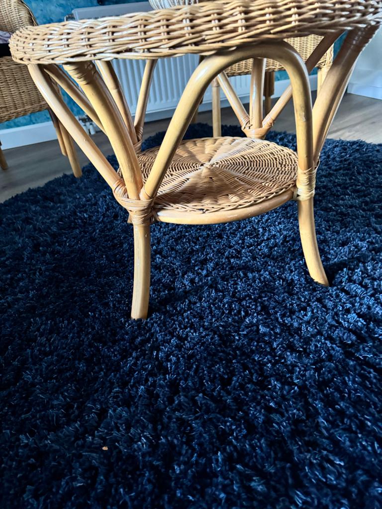 Rotan stoelen en salontafel set, Huis en Inrichting, Stoelen, Gebruikt, Twee, Bruin, Riet of Rotan