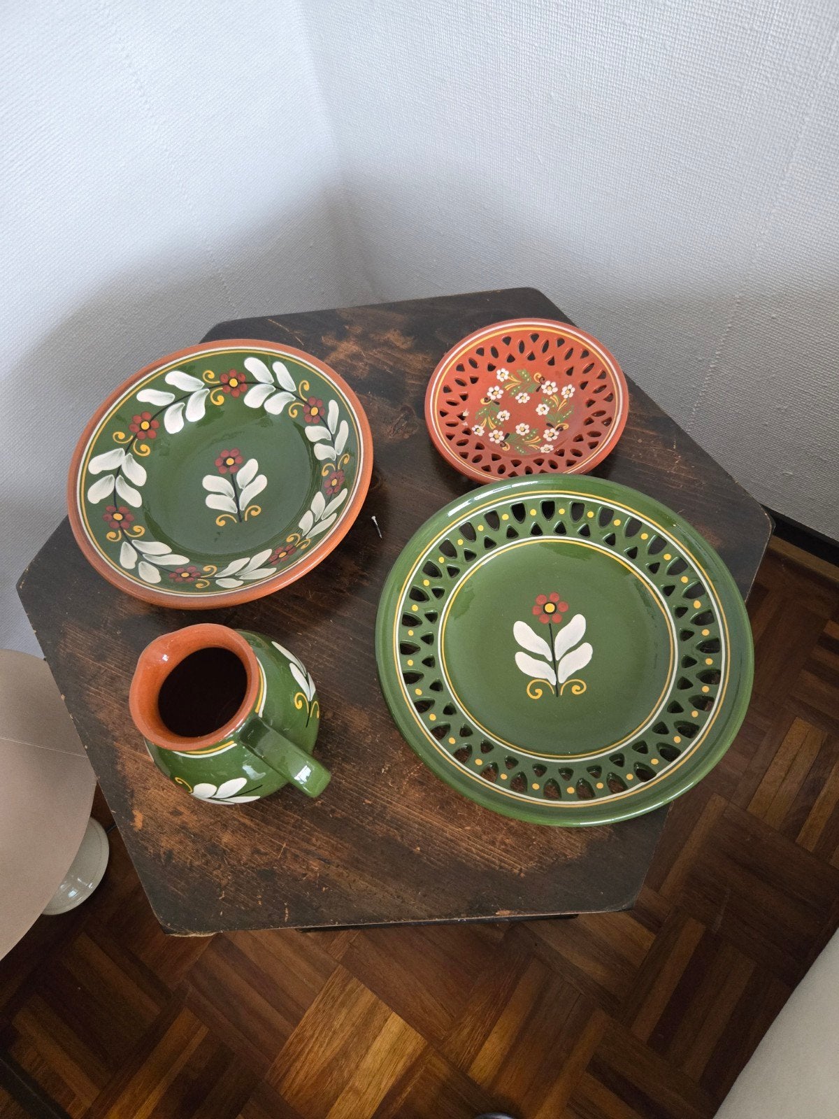 Vintage Hongaars Aardewerk met Bloemenpatroon, Antiek en Kunst, Ophalen