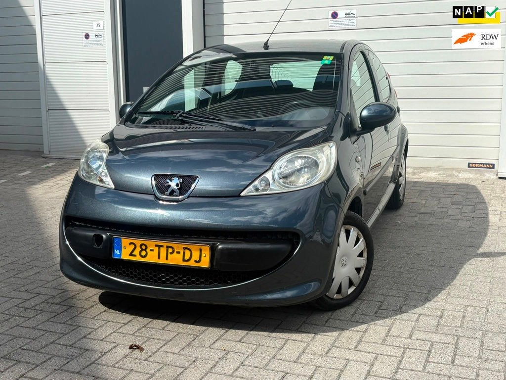 Peugeot 107 1.0-12V XS, Auto's, Peugeot, Gebruikt, Zwart, 4 stoelen, 68 pk