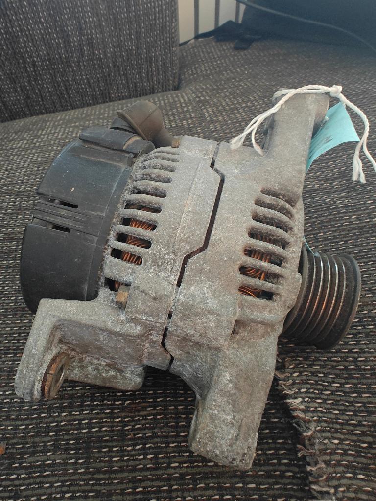 Micra k11 dynamo in werkende staat origineel, Auto-onderdelen, Ophalen of Verzenden, Gebruikt, Nissan