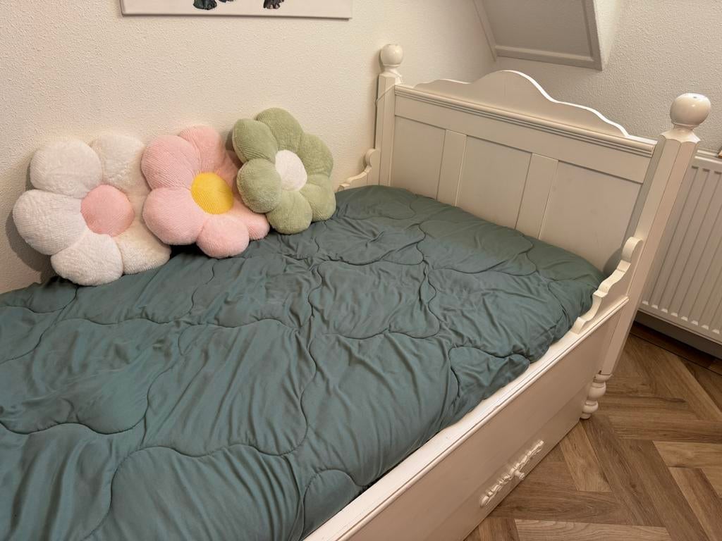 Kinder kamer bed nachtkastje kledingkast kastje, Ophalen, 85 tot 100 cm, Gebruikt, Minder dan 140 cm