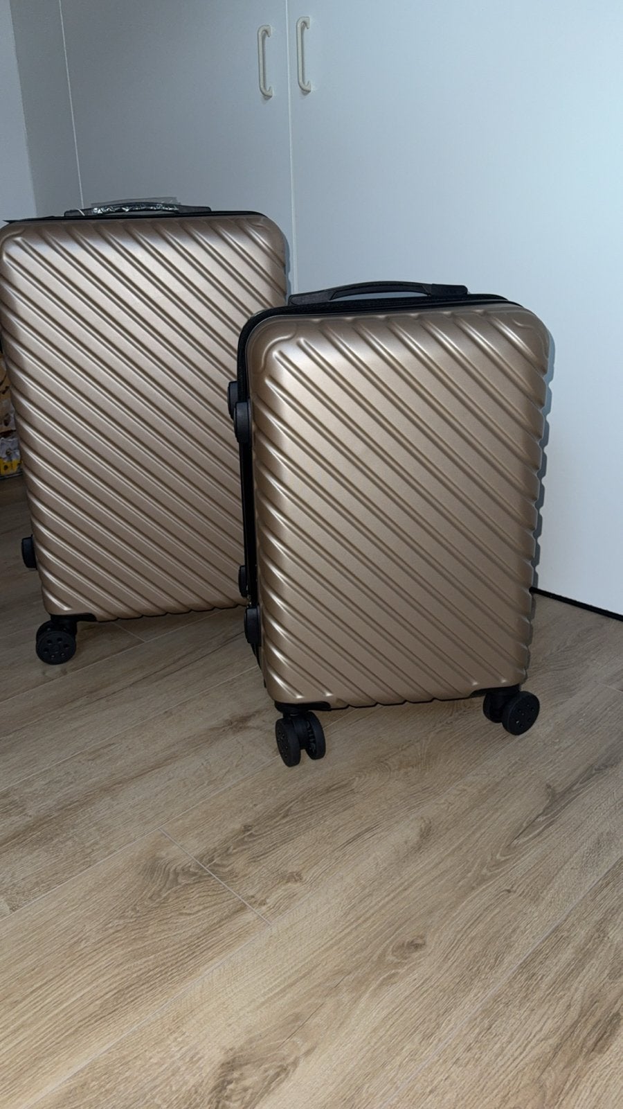 Set van 2 nieuwe koffers: groot en klein, Sieraden, Tassen en Uiterlijk, Ophalen of Verzenden, Nieuw, Beige, Uitschuifbare handgreep