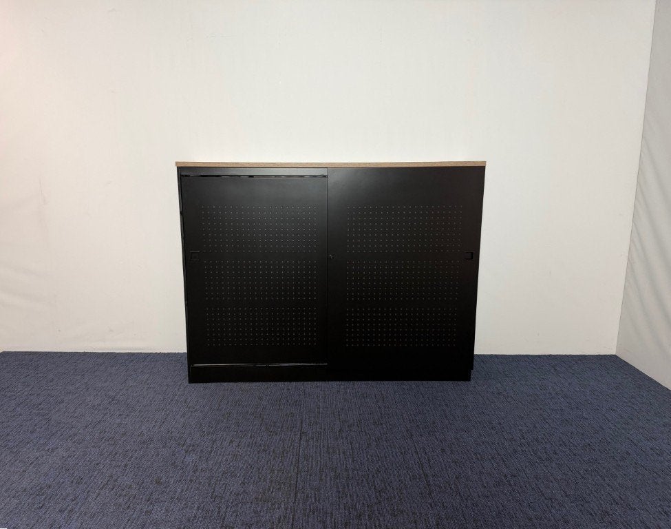 9 x Schuifdeurkast Unifor (akoestisch)- nieuw zwart gespoten