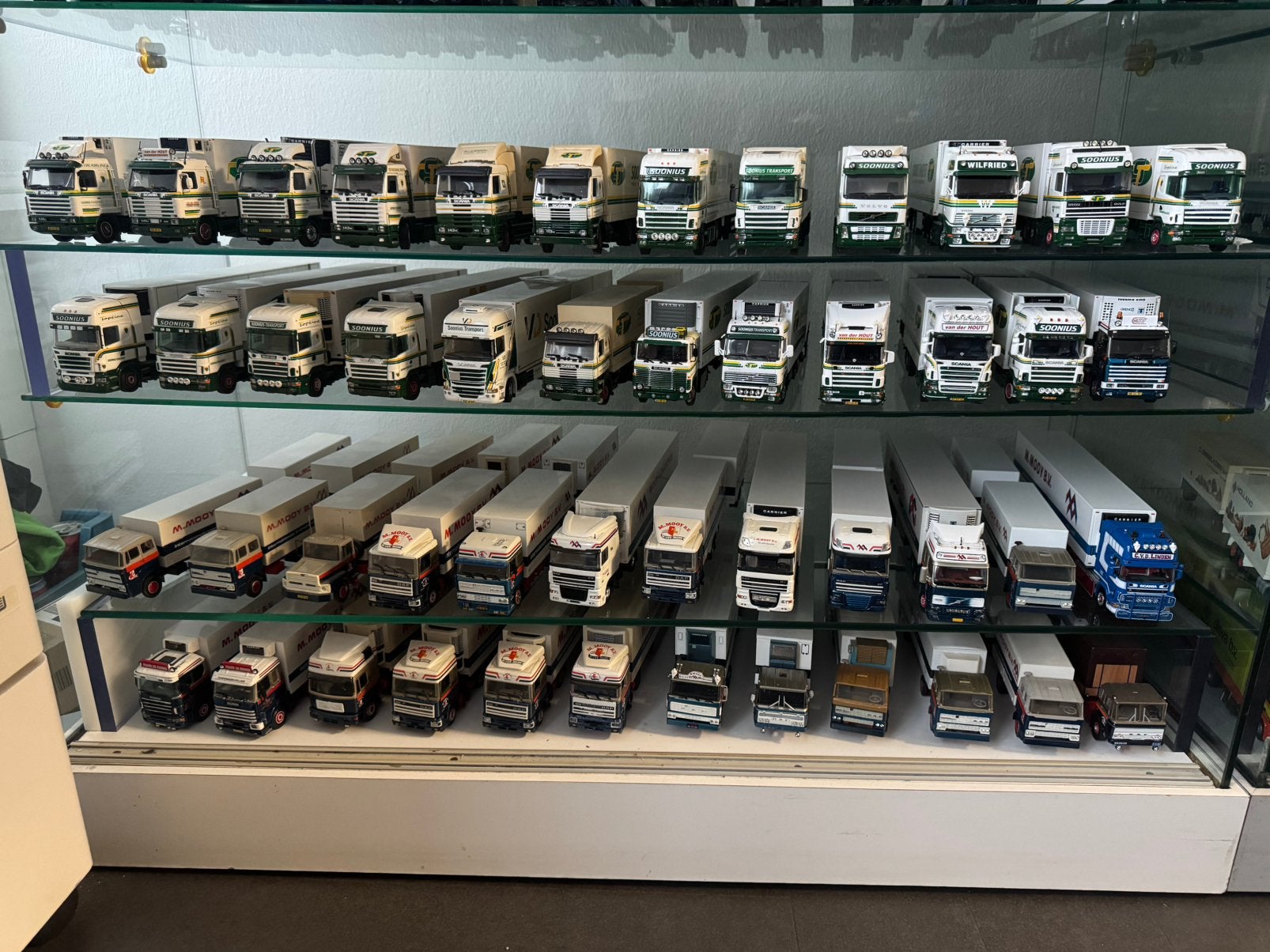 Grote collectie miniaturen tekno wsi cavallino goed lezen, Ophalen, Bus of Vrachtwagen