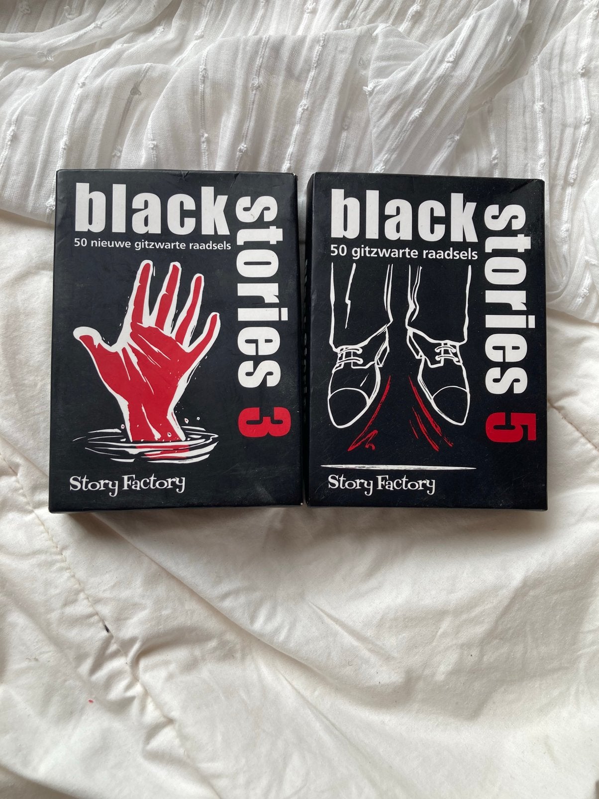 BLACK STORIES 3 en 5, Een of twee spelers, Ophalen of Verzenden, Zo goed als nieuw