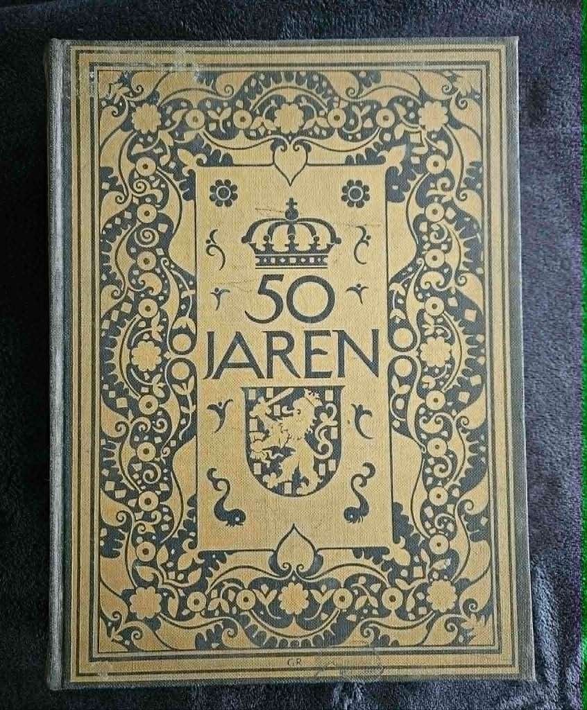 Vijftig jaren officieel gedenkboek Koningin Wilhelmina, Ophalen of Verzenden, 20e eeuw of later, Gelezen