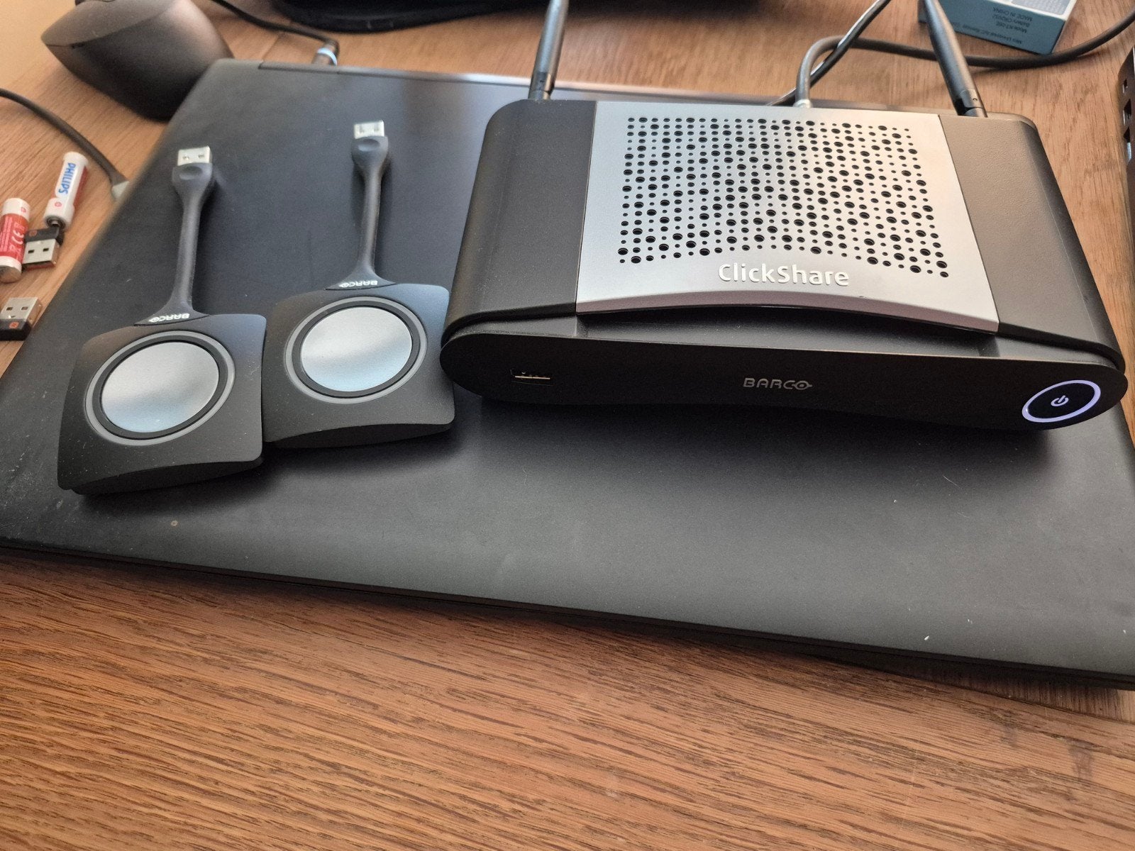 Barco Clickshare CSU-200 met 2 USB-dongles en PoE-voeding, Onbekend, Gebruikt, Minder dan 4 GB, Barco