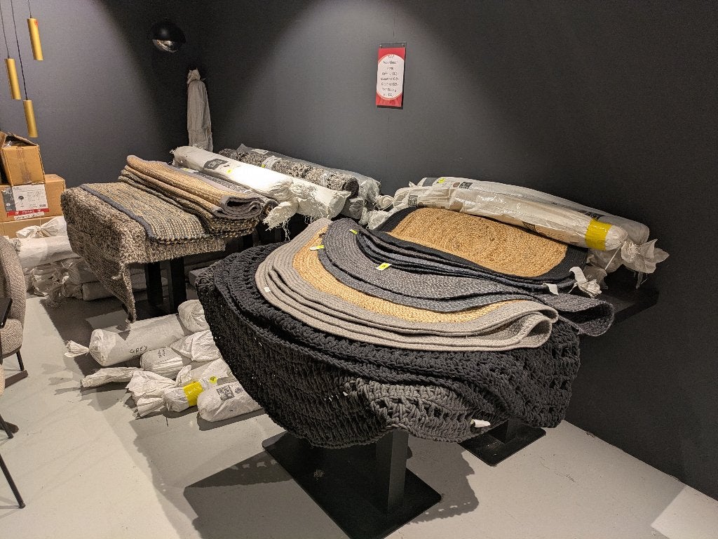 VEEL NIEUWE VLOERKLEDEN NU VOOR SPOTPRIJS