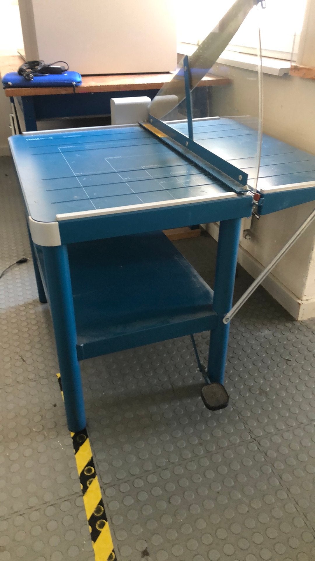 Professionele Dahle 580 Snijmachine met Onderstel, Ophalen, Zo goed als nieuw
