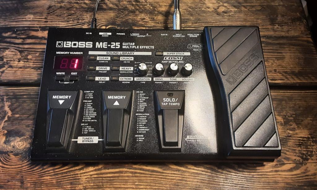 BOSS ME-25 Gitaar Multiple Effects, Muziek en Instrumenten, Effecten, Zo goed als nieuw, Multi-effect, Ophalen of Verzenden