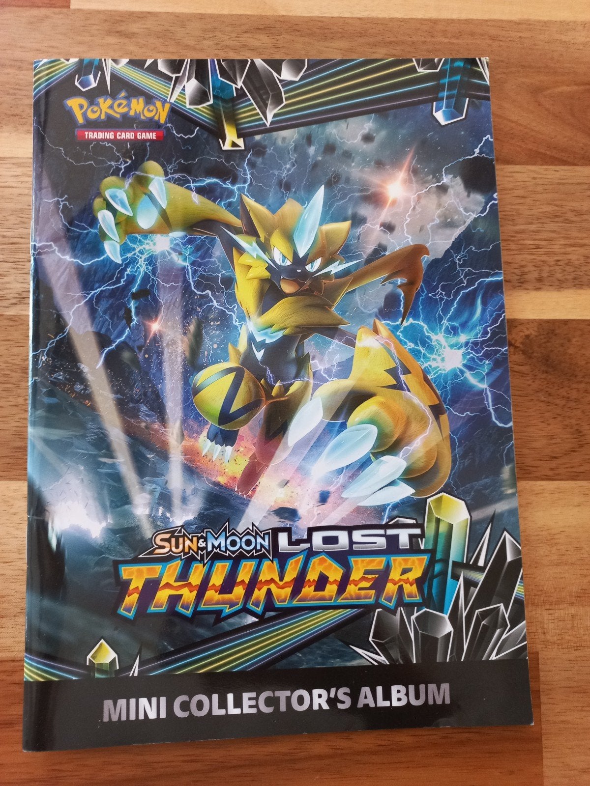 Pokémon Sun & Moon Lost Thunder Mini Collector's Album, Ophalen of Verzenden, Nieuw, Overige typen