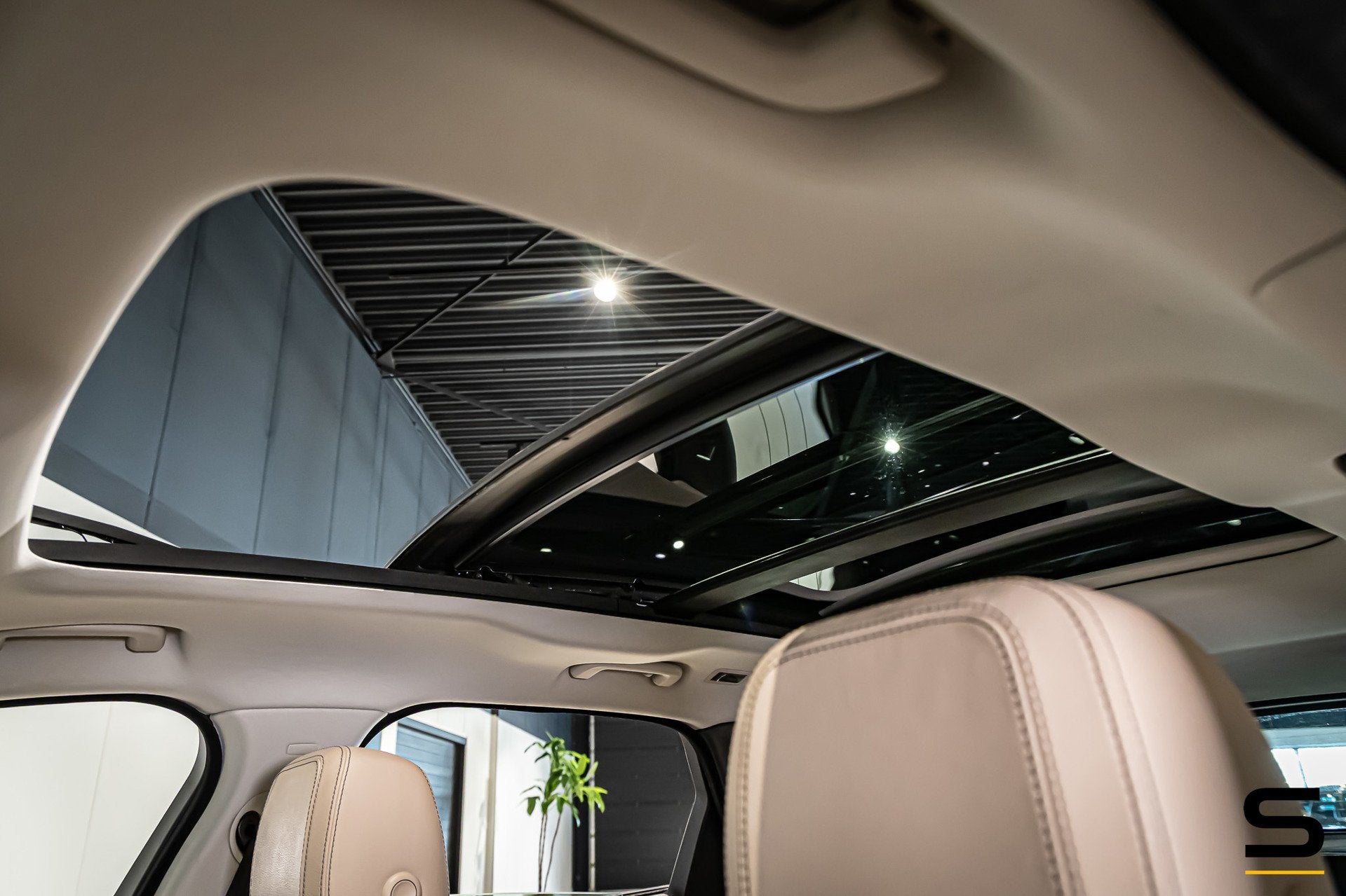 Jaguar F-PACE 2.0 Portfolio AWD 30t|NAP|Pano|Memory|Meridian, Auto's, Dealer onderhouden, 4 cilinders, Blauw, Bedrijf