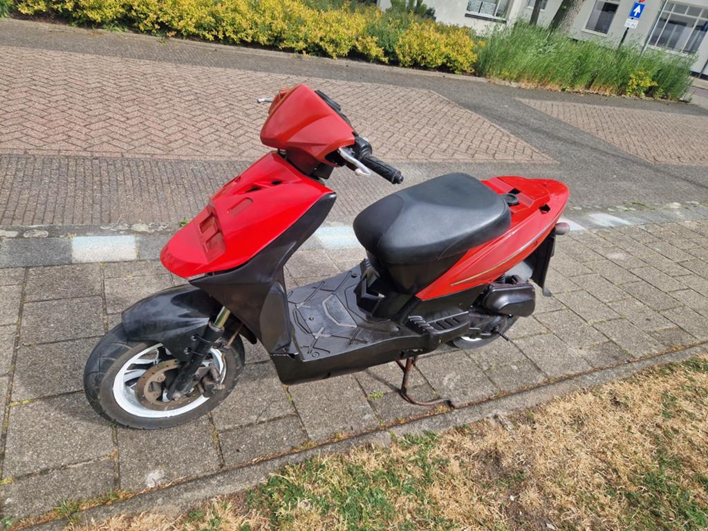 kymco agility bromfiets scooter  gele bromfiets kenteken, Fietsen en Brommers, Scooters | Overige merken, Ophalen of Verzenden