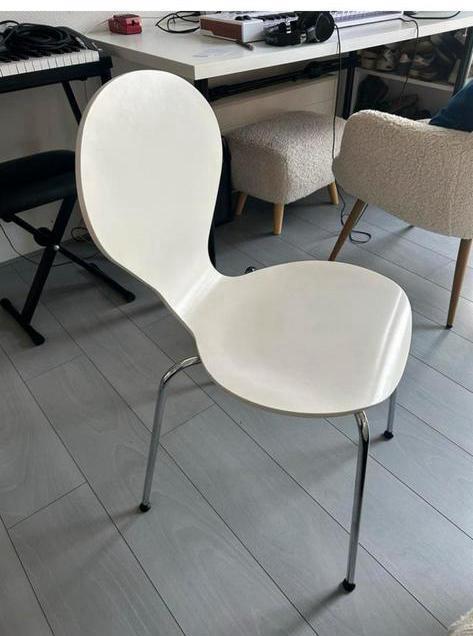 (MOET WEG) danerka stoel, Huis en Inrichting, Stoelen, Zo goed als nieuw, Eén, Hout, Wit, Ophalen
