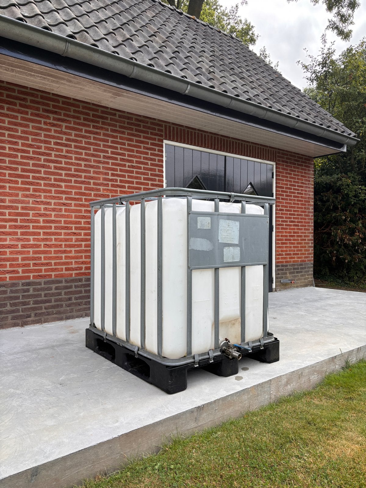 IBC container 1000 liter met kraan, Tuin en Terras, Ophalen, Kunststof, Gebruikt, Met kraantje