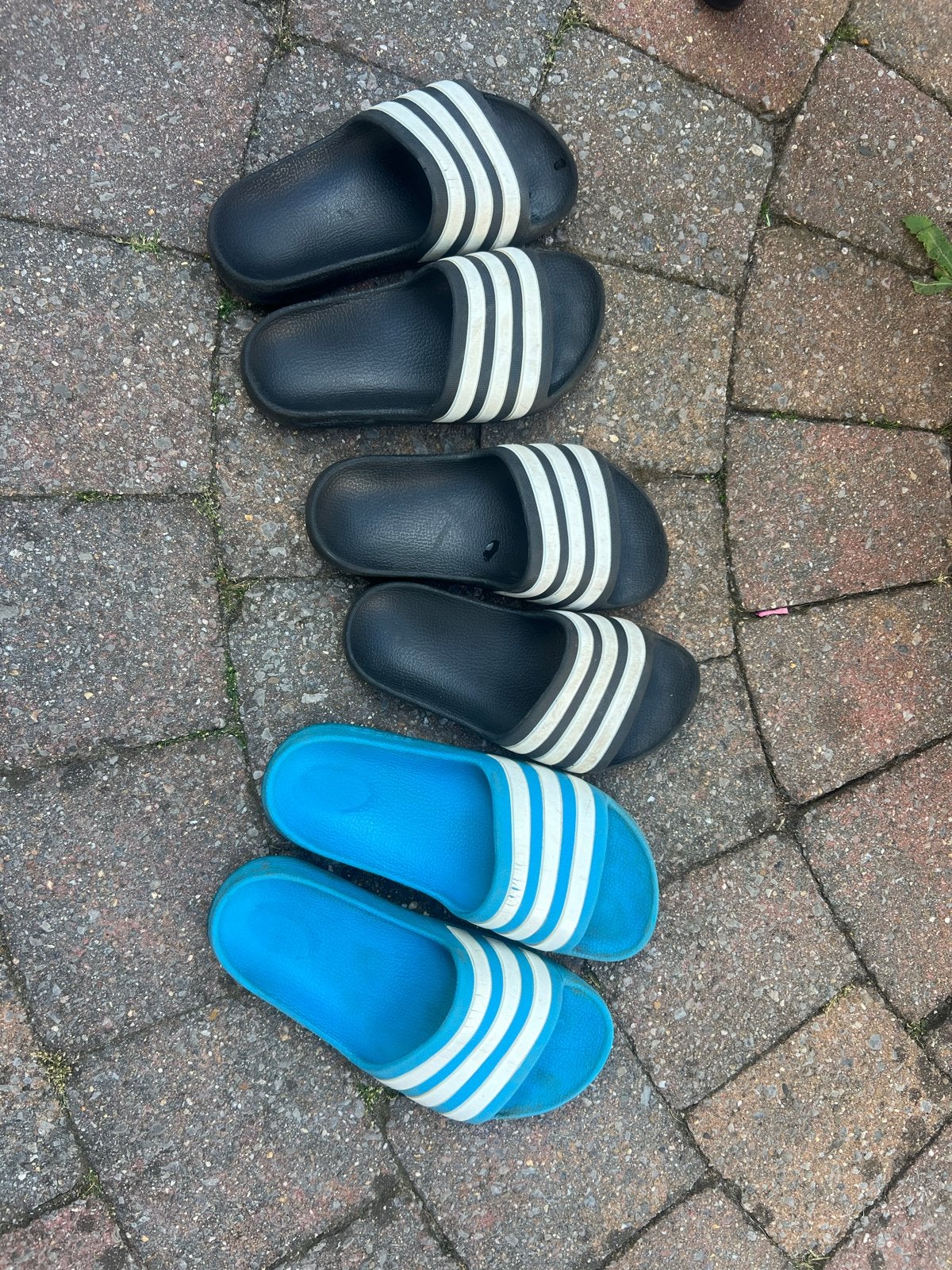 Adidas Adilette slippers - Zwart en Blauw, Ophalen of Verzenden, Gedragen, Zwart, Slippers