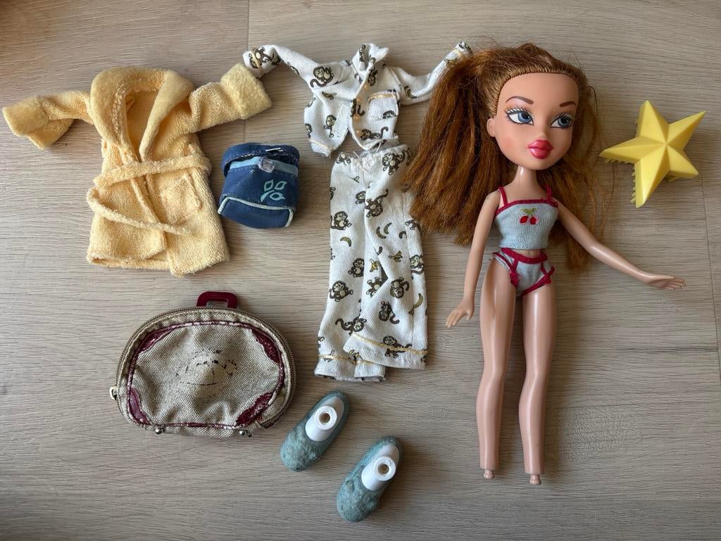 Bratz Meygan Slumber Party pop 2001 met accessoires, Ophalen of Verzenden, Gebruikt, Fashion Doll