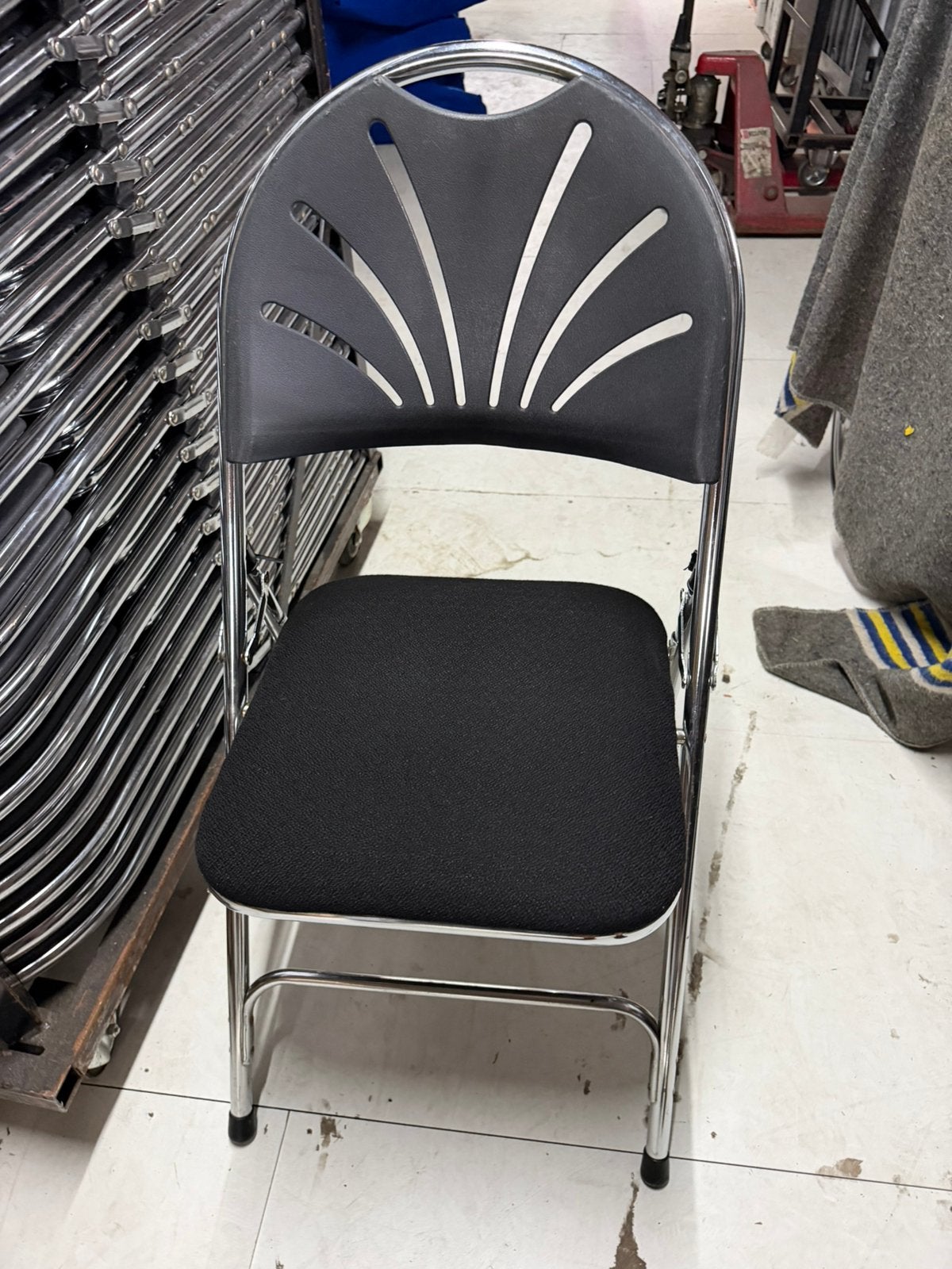 Luxe gestoffeerde klapstoelen inclusief Transportkar, Ophalen, Gebruikt, Metaal, Inklapbaar
