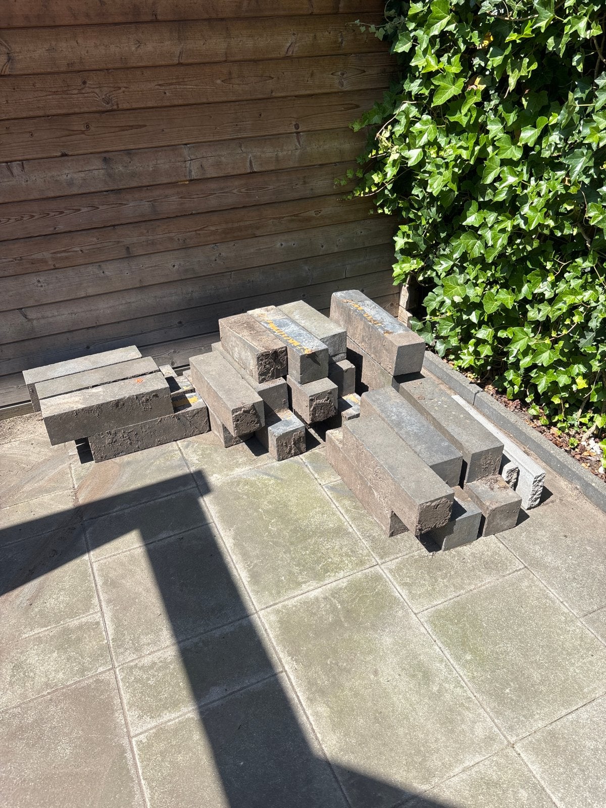 Gebruikte stenen voor tuinborder - diverse afmetingen, Tuin en Terras, Tegels en Klinkers, Ophalen, Gebruikt, Overige typen, Minder dan 5 m²
