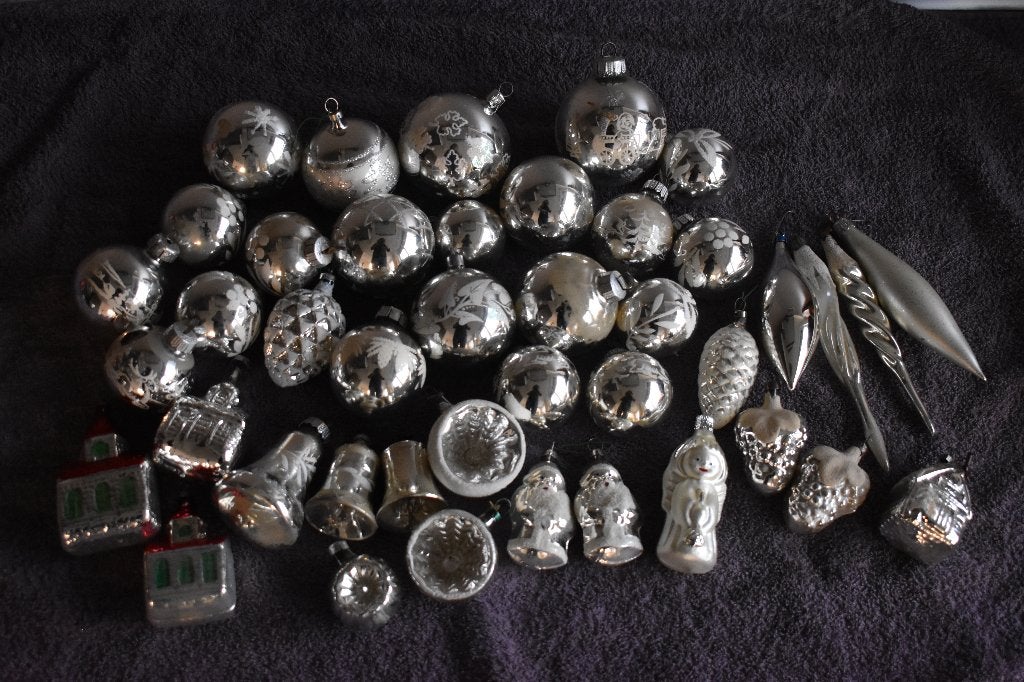 42 vintage glazen kerstballen dennenappels klokjes engel etc, Diversen, Ophalen, Gebruikt