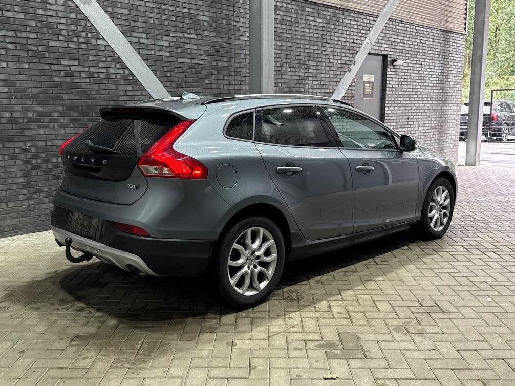 Volvo V40 2.0 T4 Momentum | Trekhaak | Navigatie | Stoelverw, Auto's, Automaat, Gebruikt, Euro 6, 1969 cc