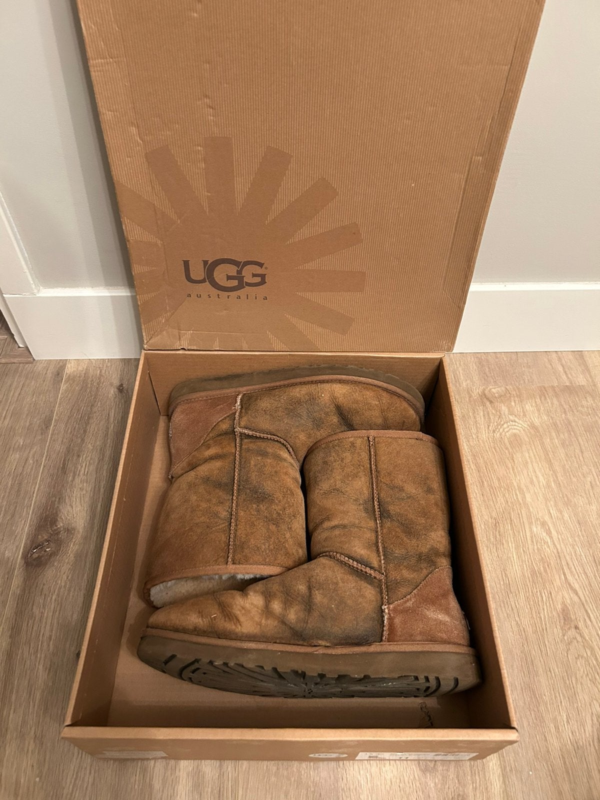 UGG Australia Classic Short Bomber - Maat 44,5, Bruin, Verzenden, Boots, Zo goed als nieuw