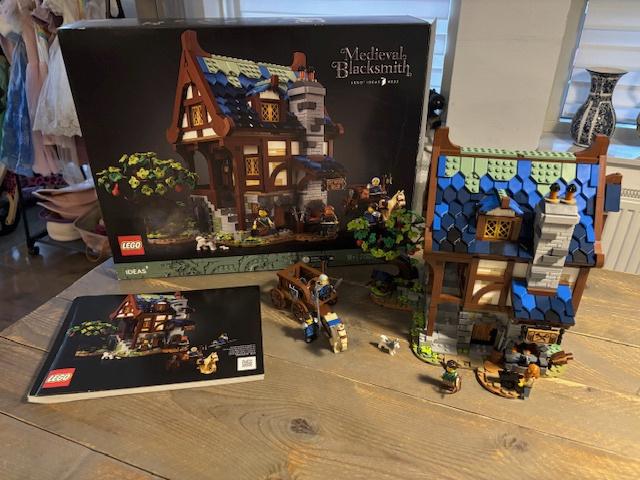 Lego Medieval Blacksmith 21325, Compleet, Gebruikt, Lego, Ophalen of Verzenden