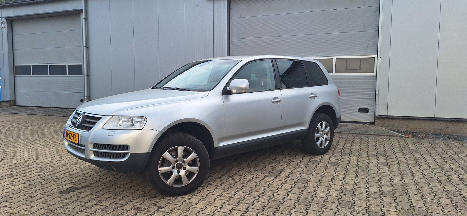 Volkswagen Touareg 3.2 VR6 4MOTION AUT 2004 NIEUWE APK!!, Auto's, Automaat, Zwart, 3189 cc, Leder