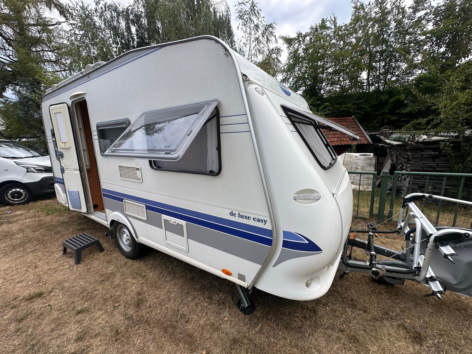 Hobby De Luxe 450 2005 met mover, en complete inboedel, Caravans en Kamperen, Mover, Rondzit, Hobby, Particulier