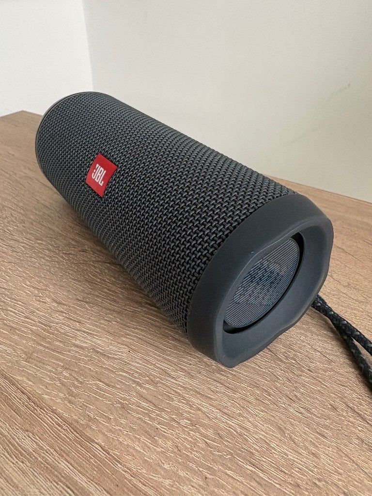 JBL Flip Essential 2, JBL, Overige typen, Ophalen of Verzenden, Zo goed als nieuw