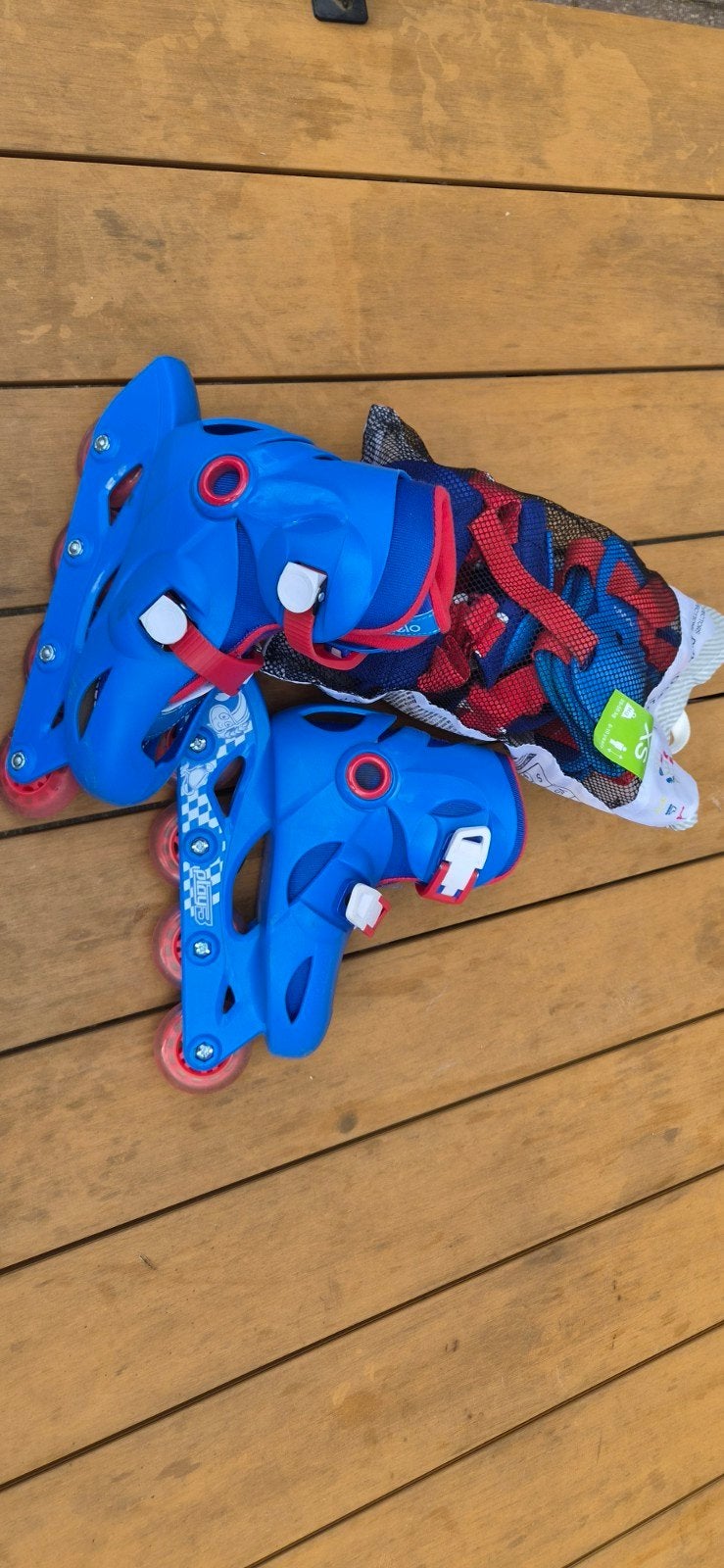 skeelers maat 30-32 inclusief beschermers, Kinderen en Baby's, Speelgoed | Buiten | Rolschaatsen, Ophalen, Kinderen, Verstelbaar