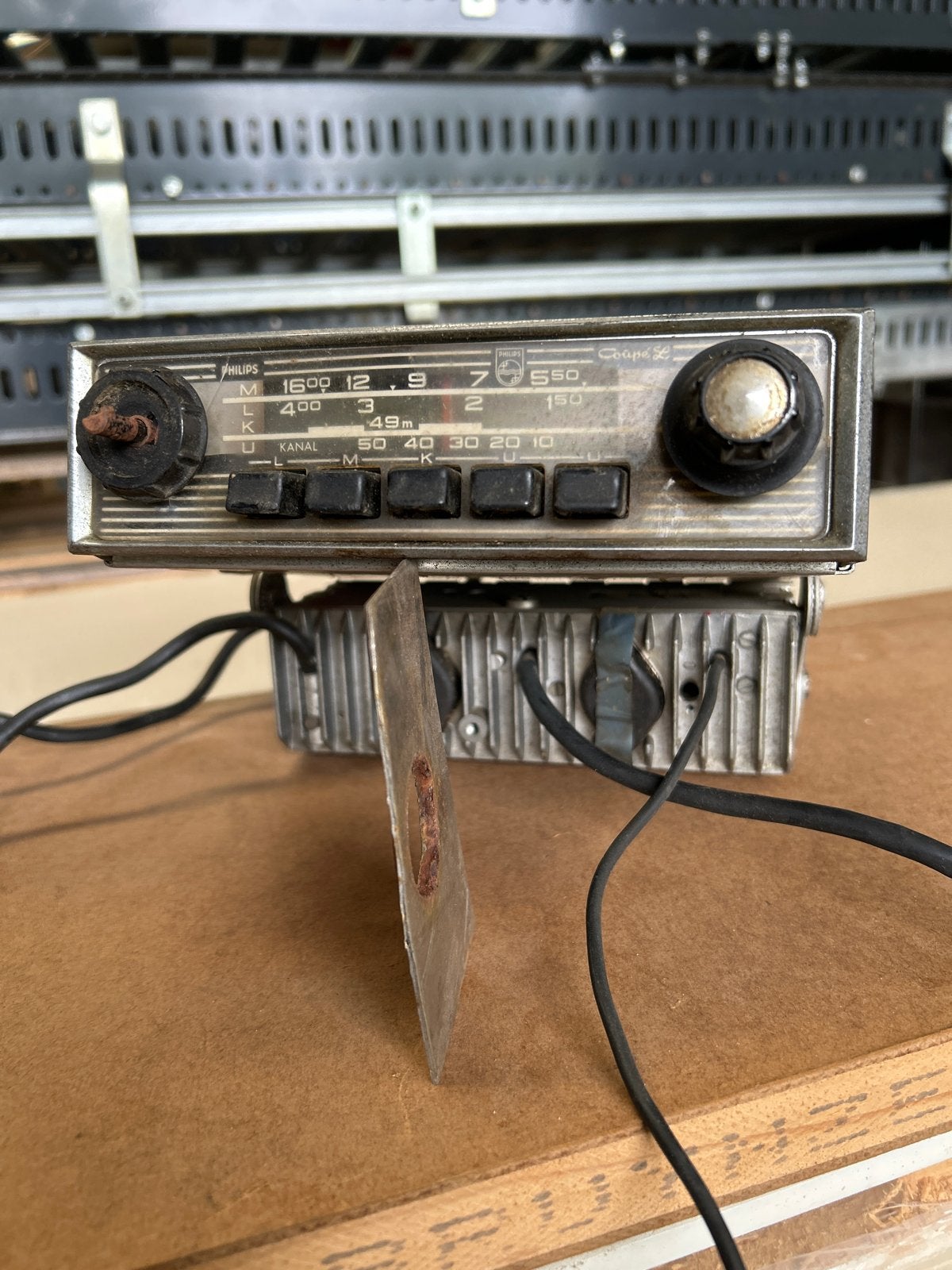 Oude Philips autoradio - Schuurvonst, Ophalen, Gebruikt