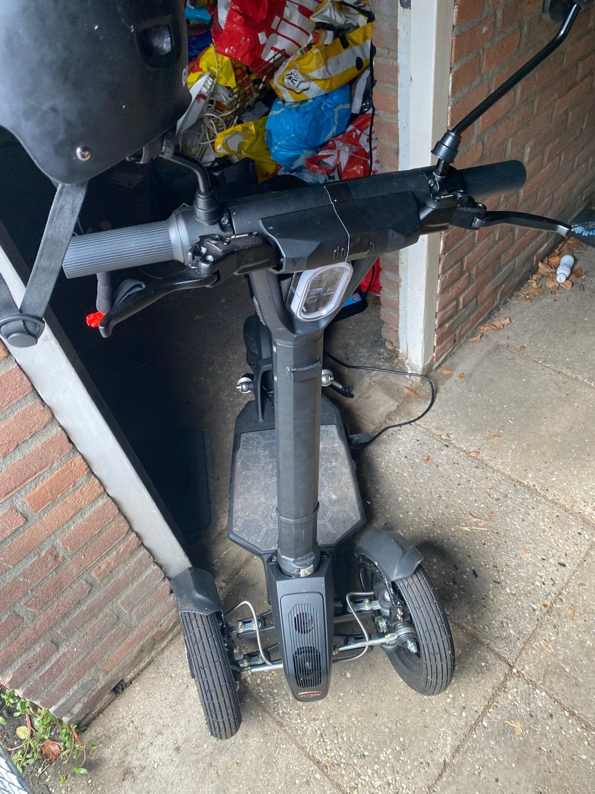 Elektrische step met zadel en kenteken - Zo goed als nieuw, Fietsen en Brommers, Ophalen of Verzenden, Zo goed als nieuw, Elektrische step (E-scooter)
