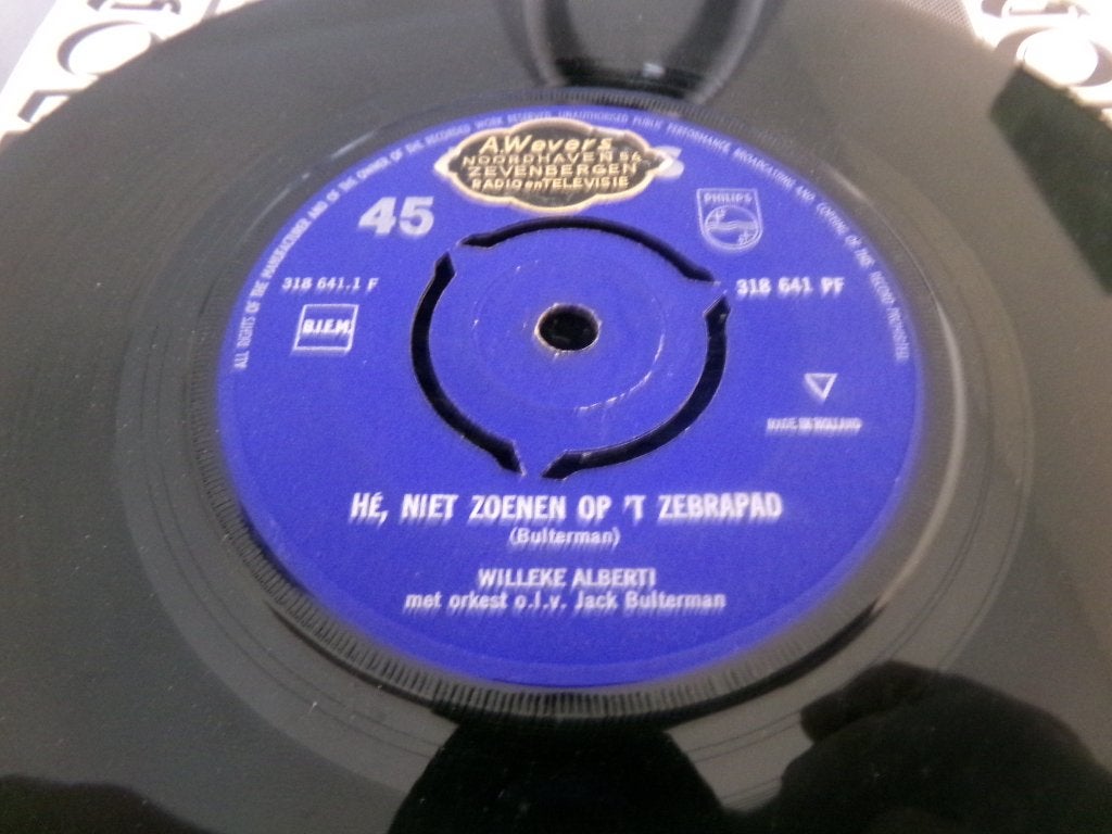 Willeke Alberti – He, Niet Zoenen Op 't Zebrapad - 1962, Ophalen of Verzenden, Gebruikt, Nederlandstalig