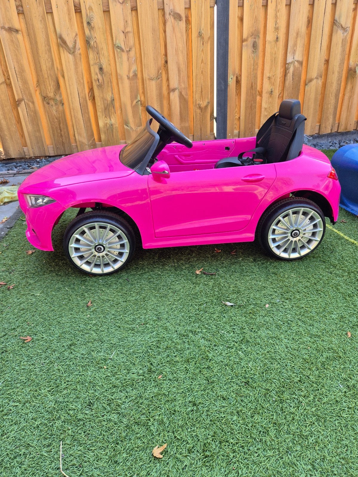 Roze Mercedes-Benz elektrische kinderauto