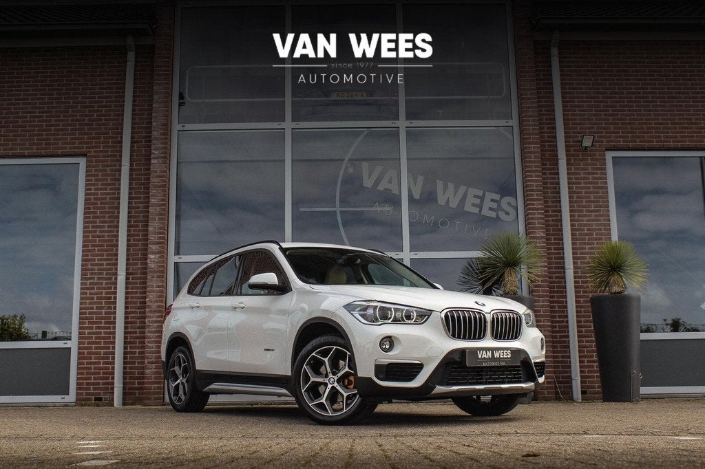 BMW X1 sDrive18i Centennial High Executive X-line | 2e eigen, 136 pk, Gebruikt, Wit, Leder
