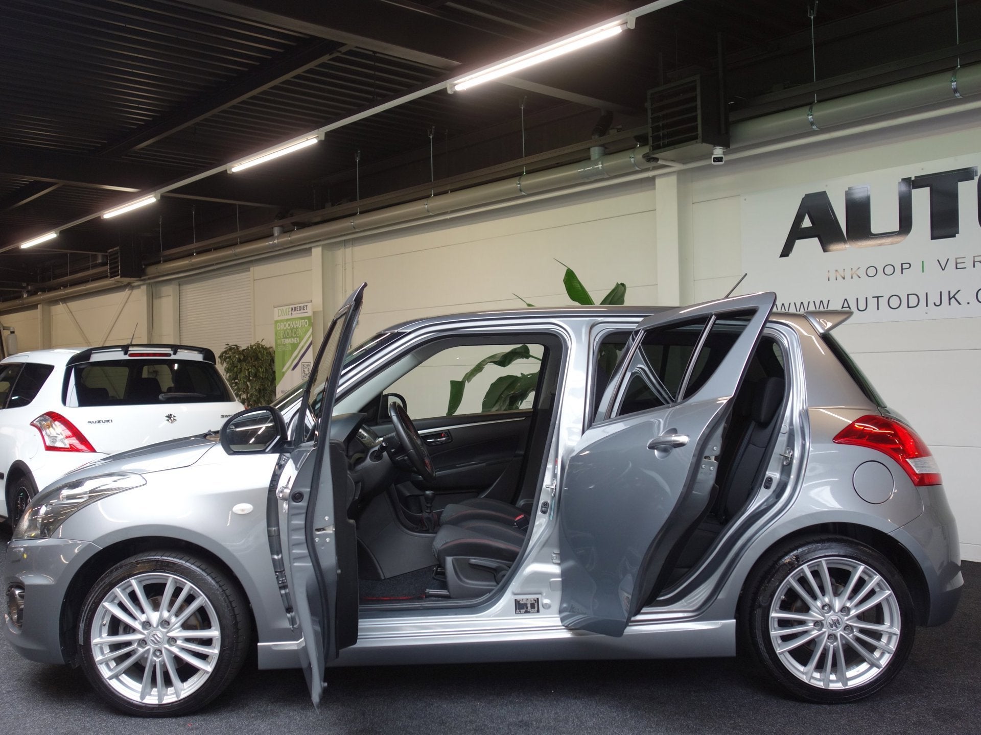 Suzuki Swift 1.6 Sport Xenon|*Carplay|Full Options|Nieuwstaa, Auto's, Voorwielaandrijving, Gebruikt, 4 cilinders, 400 kg