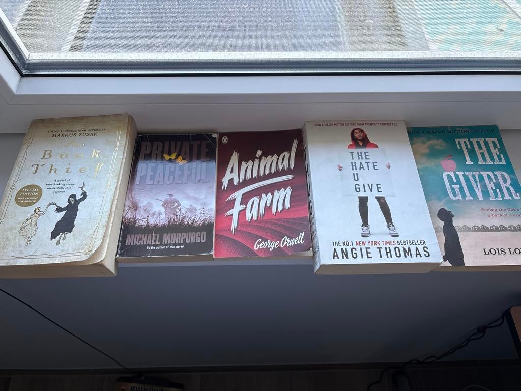 Boekenpakket: The Book Thief, Animal Farm, The Giver en meer, Ophalen of Verzenden, Gelezen, Wereld overig