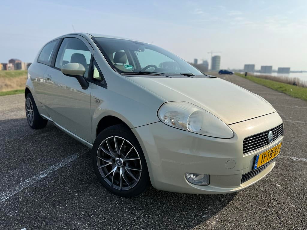 Fiat Grande Punto 1.4 CITYDRIVE | AIRCO | 17 INCH | NAP, Auto's, Fiat, Bedrijf, Punto, ABS, Airbags, Airconditioning, Alarm, Boordcomputer