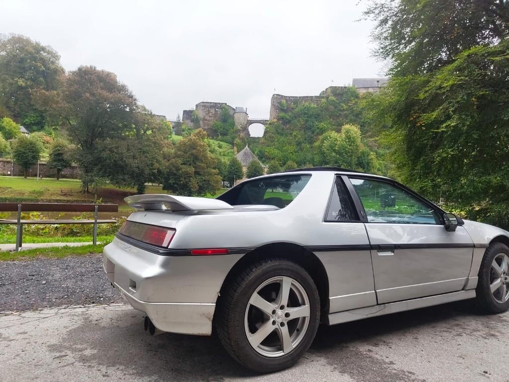Pontiac Fiero GT - 1985 Grijs, Overige modellen, Overige carrosserieën, 0 kg, Handgeschakeld