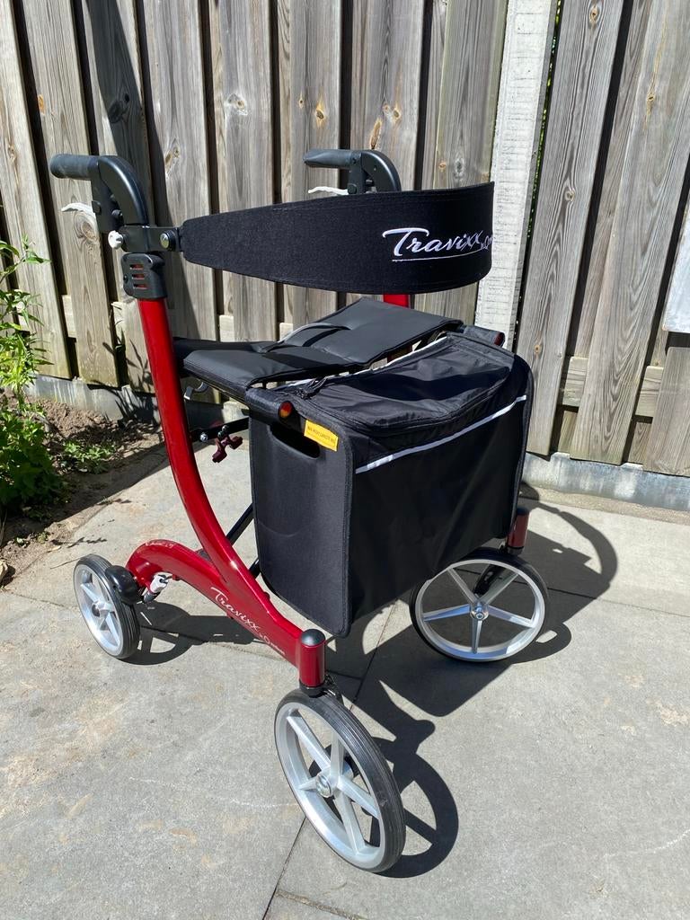 Rode opvouwbare Rollator travixx M by medipoint twv €469,-, Ophalen of Verzenden