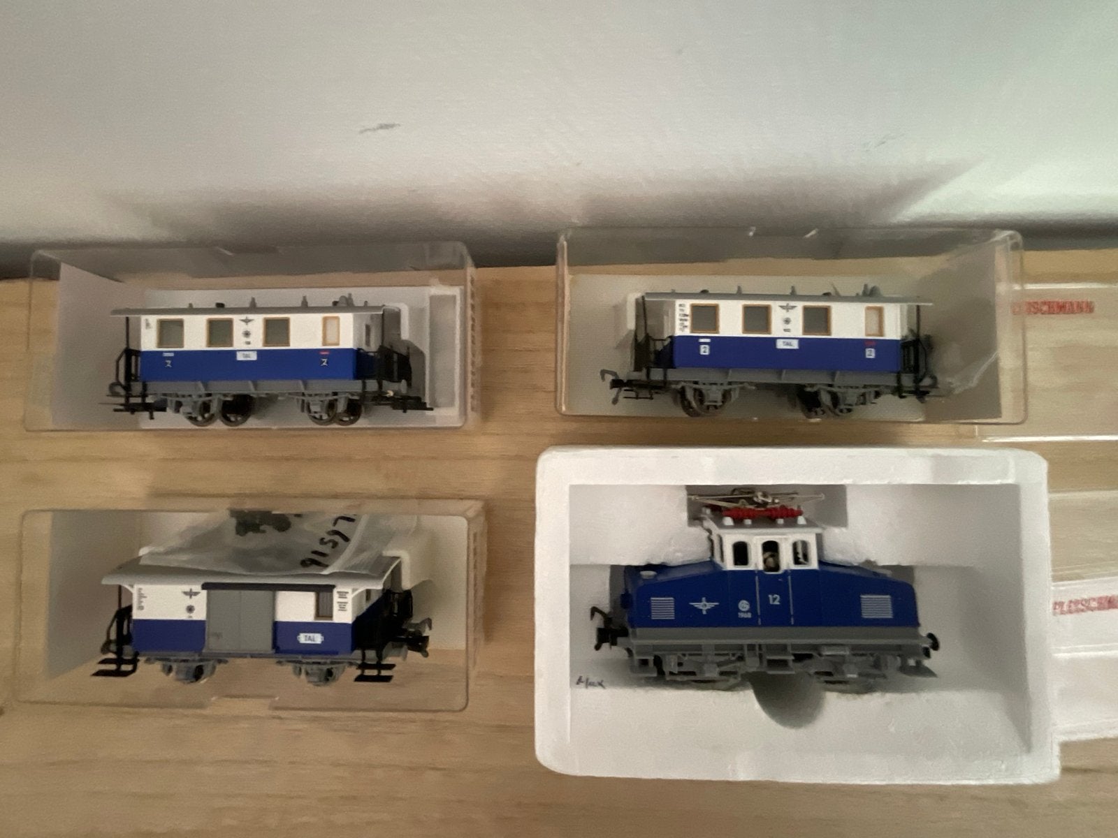 Fleischmann tandrad Treinset met Locomotief en 3 Wagons, Hobby en Vrije tijd, Treinset, Gelijkstroom, Fleischmann, Nieuw