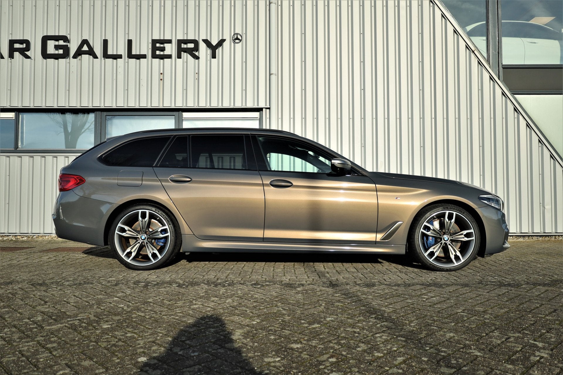 BMW 5 Serie Touring 540i xDrive High Executive M-Sport pakke, Gebruikt, Euro 6, Automatische klimaatregeling, 2000 kg
