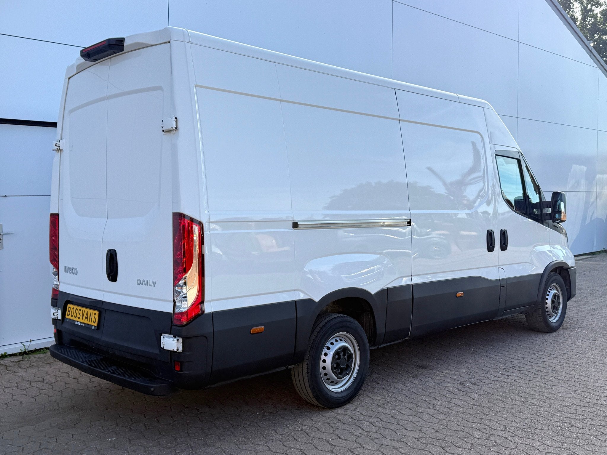 Iveco Daily 35S14 2.3 140PK L2H2 Cruise Control 3.5t Trekgew, Gebruikt, Iveco, Wit, Bedrijf
