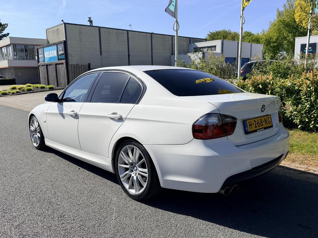 BMW 3-serie 323iA 203PK M-Sport•Automaat•Leder, Auto's, Achterwielaandrijving, Gebruikt, 2497 cc, Wit