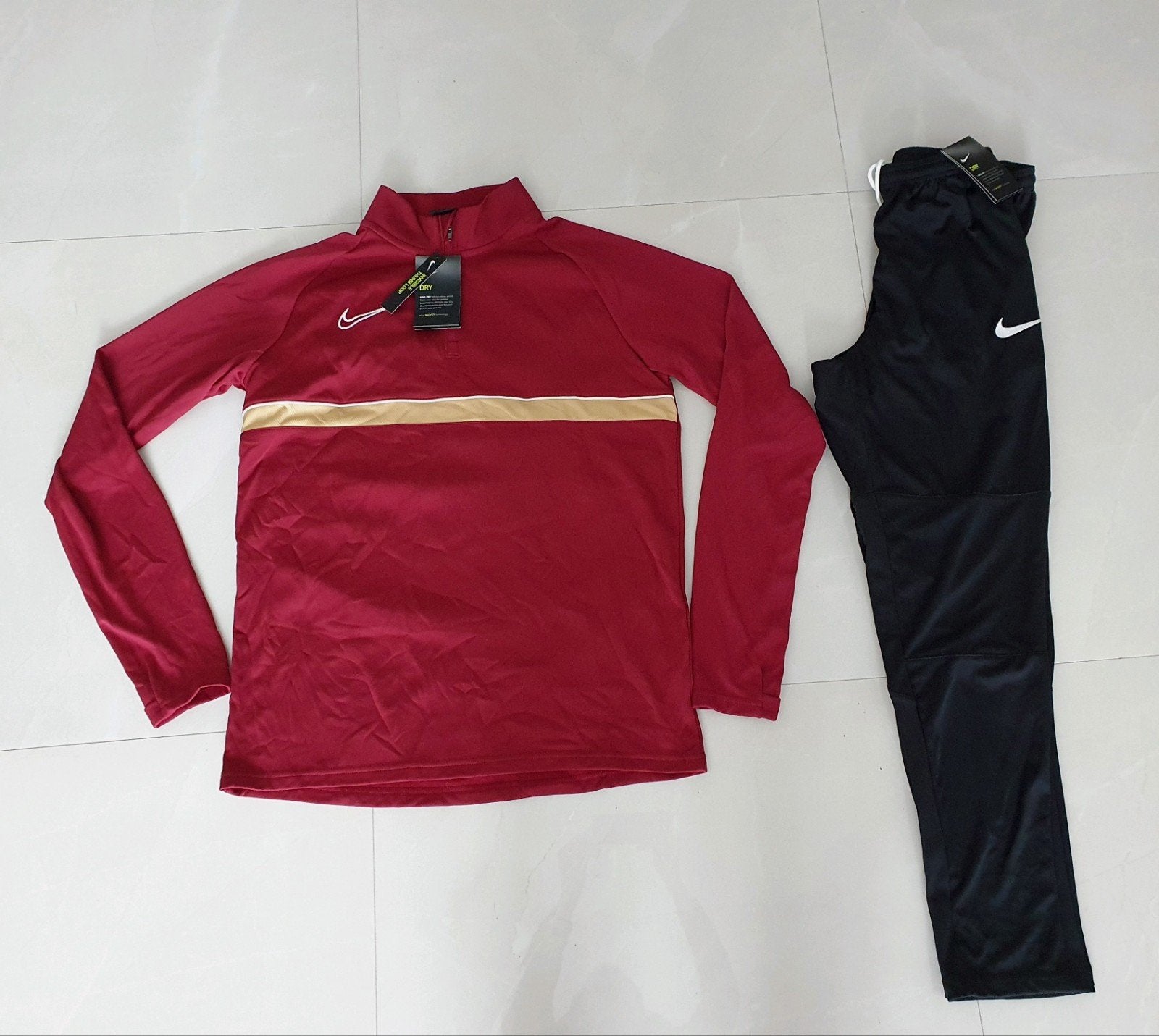 Dry-Fit Trainingspak - Rood/Zwart - Maat M, Maat 48/50 (M), Nike, Nieuw, Ophalen of Verzenden