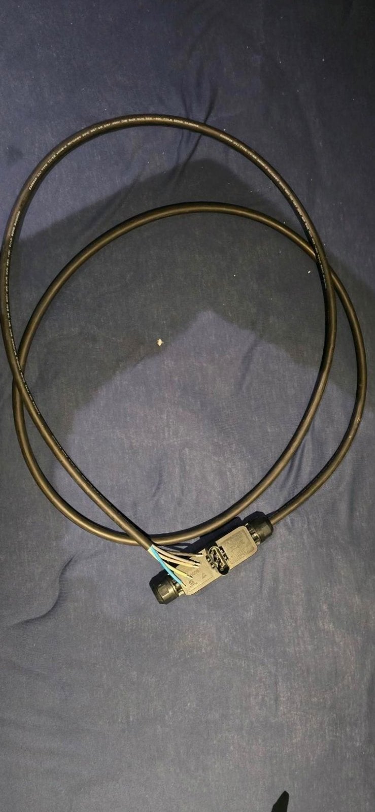Hoymiles HMT-2250-6T 3-fase micro-omvormer + AC-kabel, Doe-het-zelf en Verbouw, Ophalen, Zo goed als nieuw