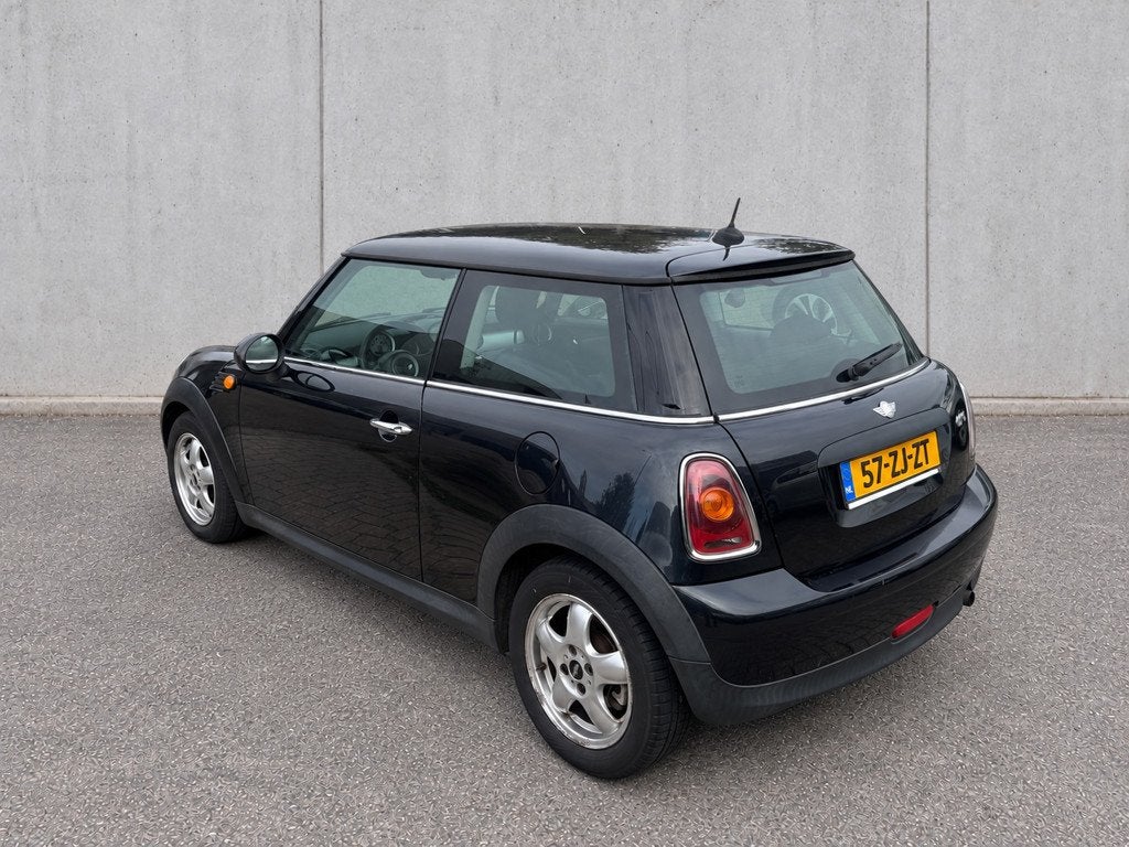 Mini 3-Deurs 1.4 One R56 Nieuwe APK Nieuwe Ketting Airco 2de, Auto's, Voorwielaandrijving, Gebruikt, 4 stoelen, Origineel Nederlands