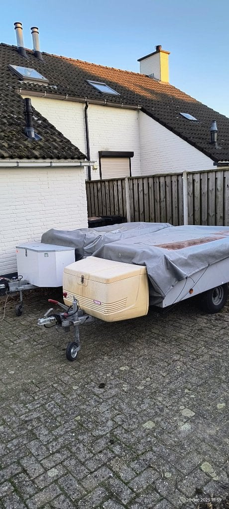 Nette Trigano Tenttrailer / Vouwwagen met voortent, Ophalen, Gebruikt